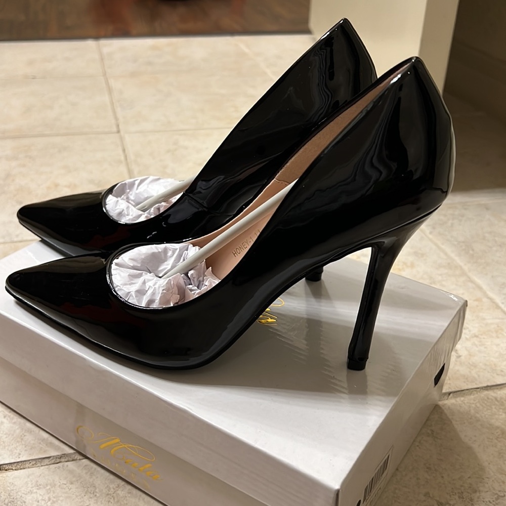 Mata Shoes Patent Black Heels Size 11
